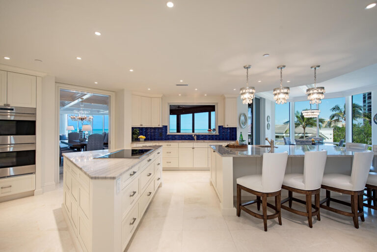 assets 8477 bay colony drive 302 large 006 18 kitchen2 1499x1000 72dpi 1631033260